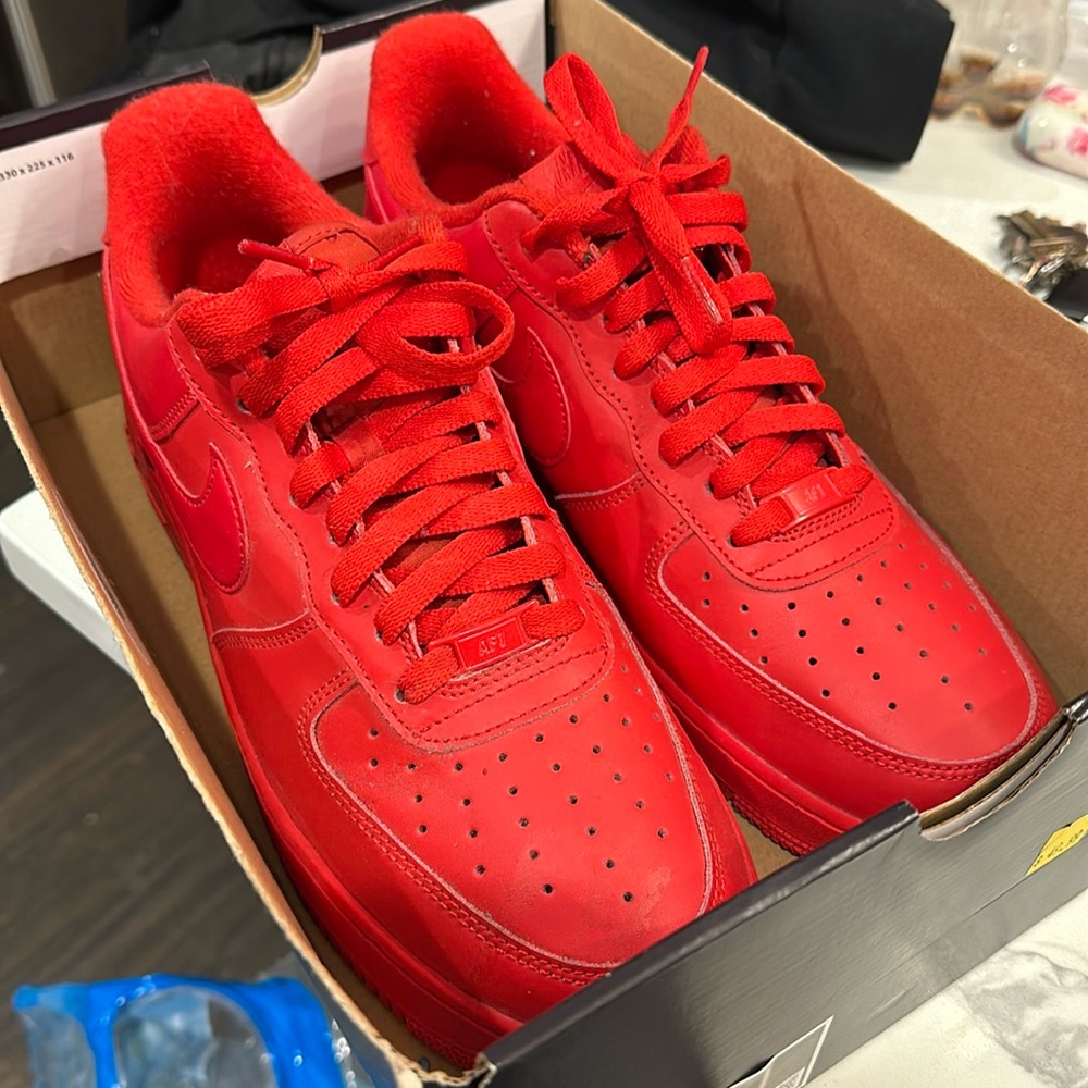 Men’s red AF1s